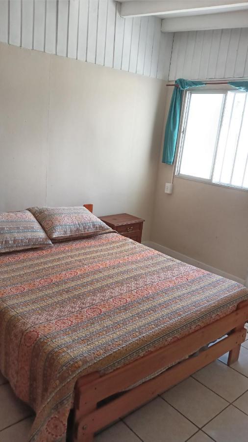 לה סרנה Hostal Amunategui מראה חיצוני תמונה